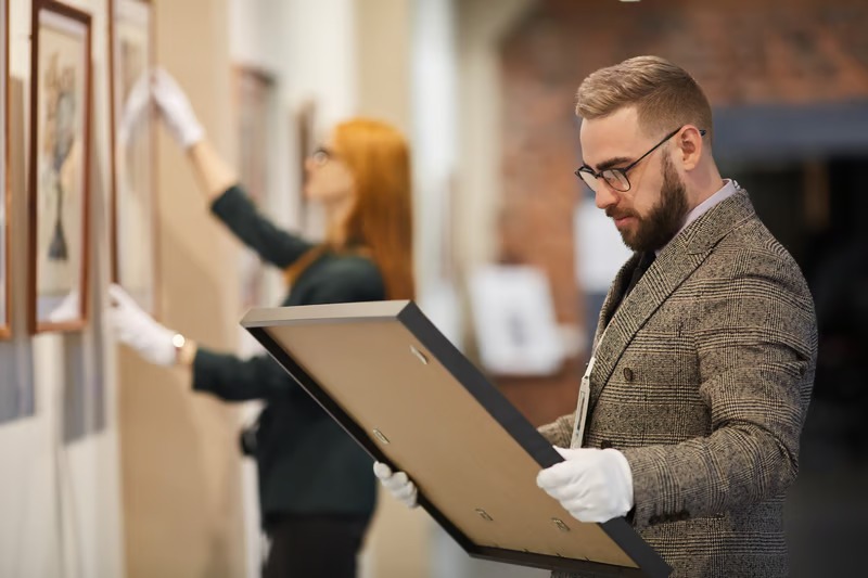 art gallery etiquette first time